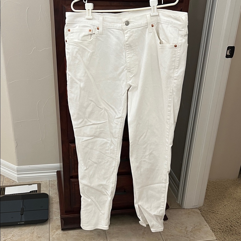 Classic White Mens Levi’s 541 Jeans 38/32